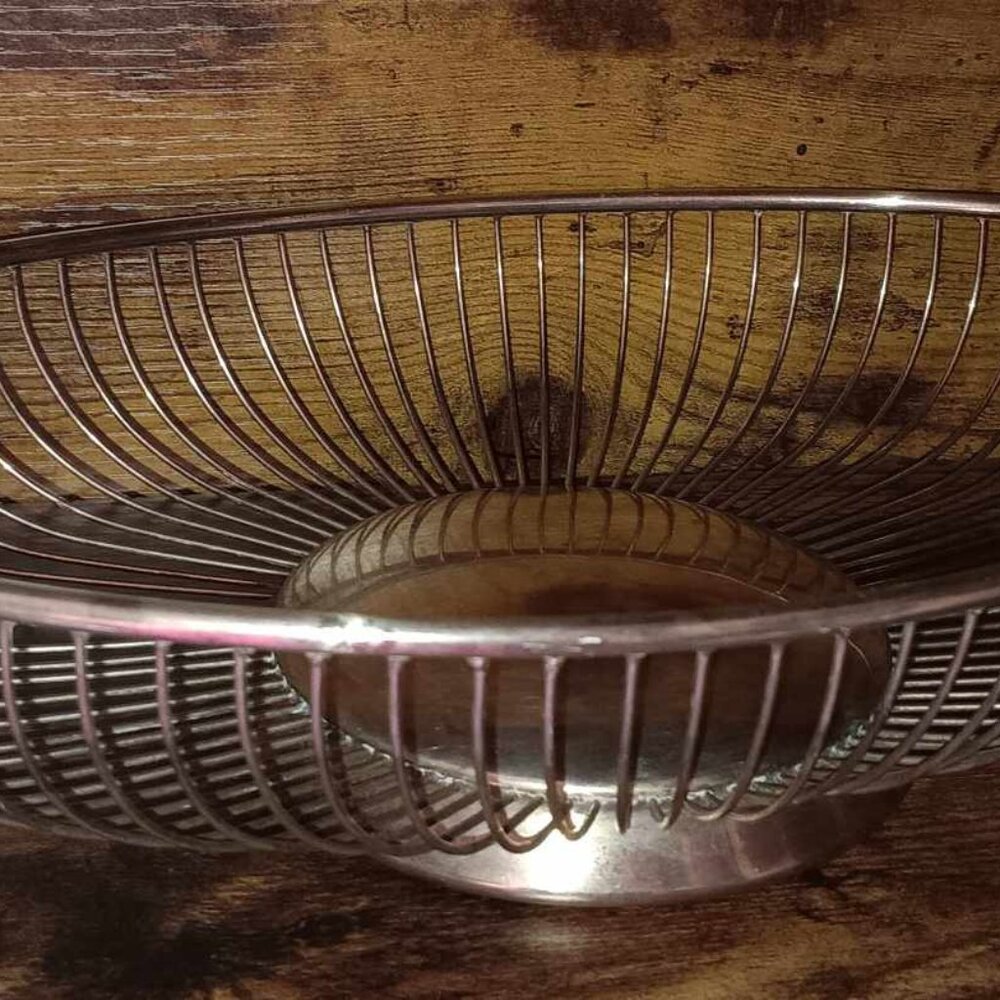 Vintage Eales 1779 Made in Italy Silver Plated Serving or Fruit Bowl